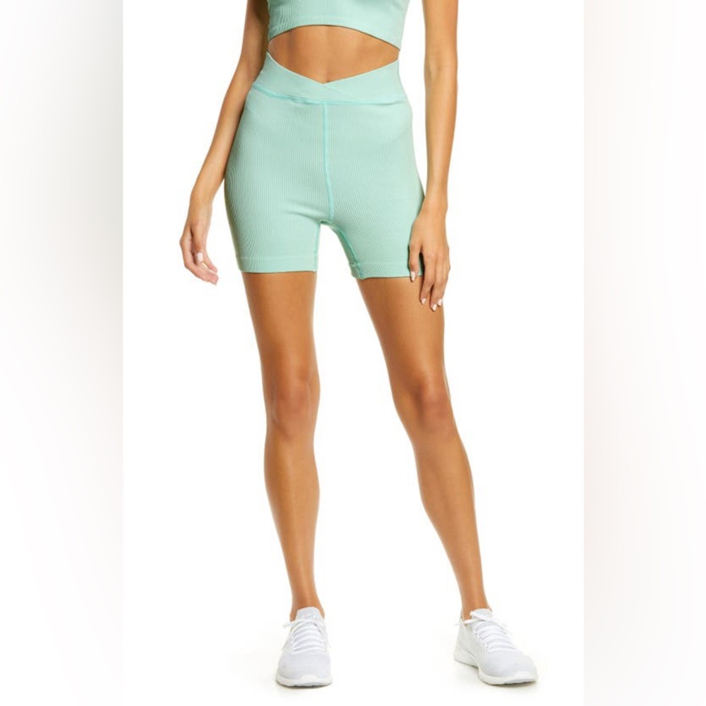 NWT FP MOVEMENT Free Throw Shorts In Turquoise Mint